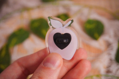 Pins Apple